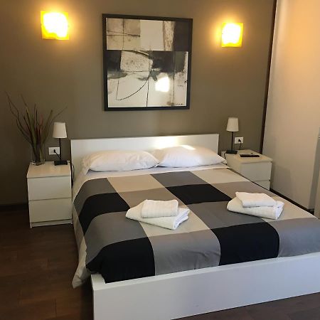 Almi Rooms Rome Bagian luar foto