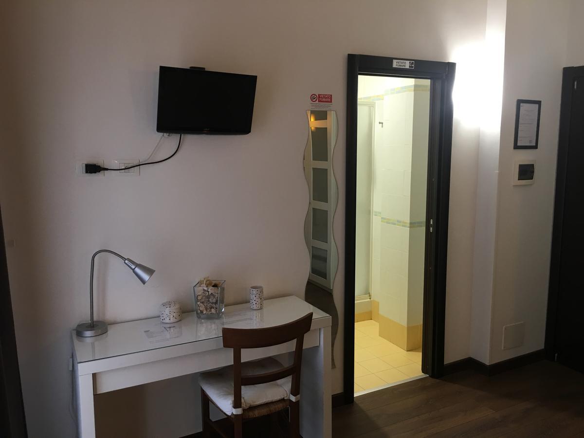 Almi Rooms Rome Bagian luar foto